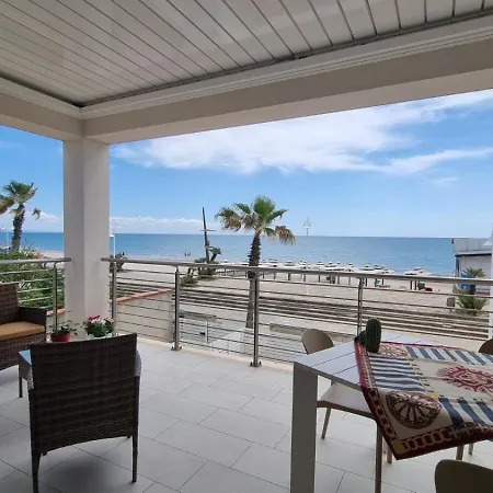 House Apartment *